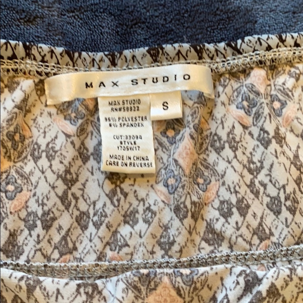 Spring Skirt Size small - Picture 2 of 2